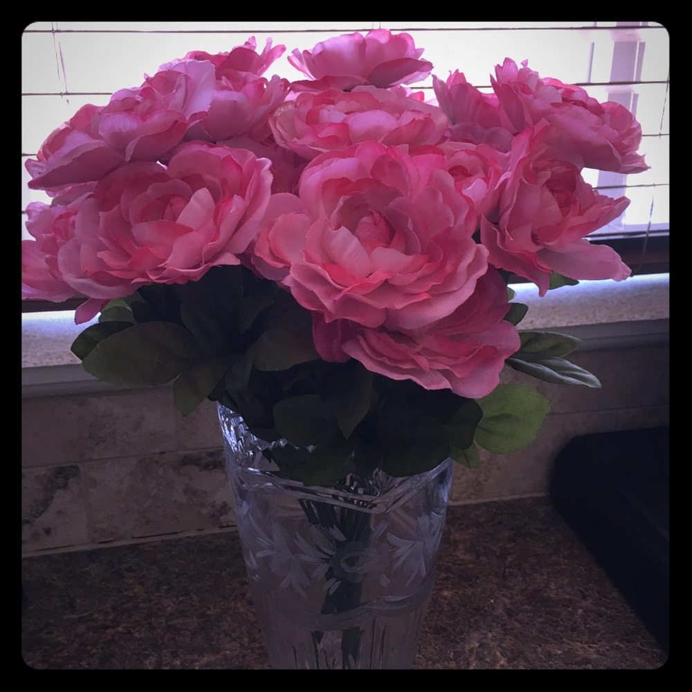 NWT 🌸 Beautiful Pink Artificial flowers